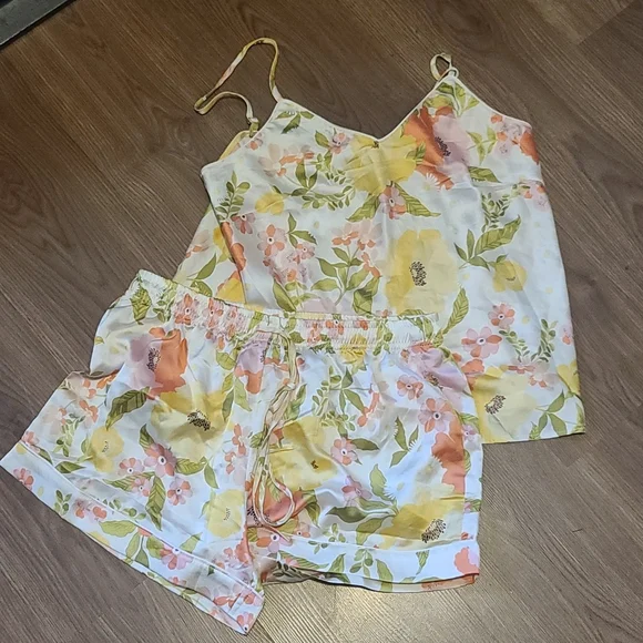 Two-Piece Sleep Set  💤 🛏 - Picture 2 of 8